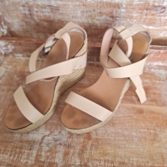 Sandals - Picture 7 of 7